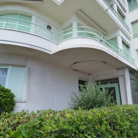 115 By The Sea Nizza
