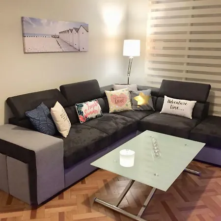 115 By The Sea 니스