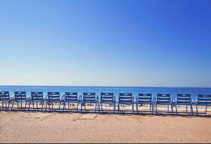 115 By The Sea アパート *